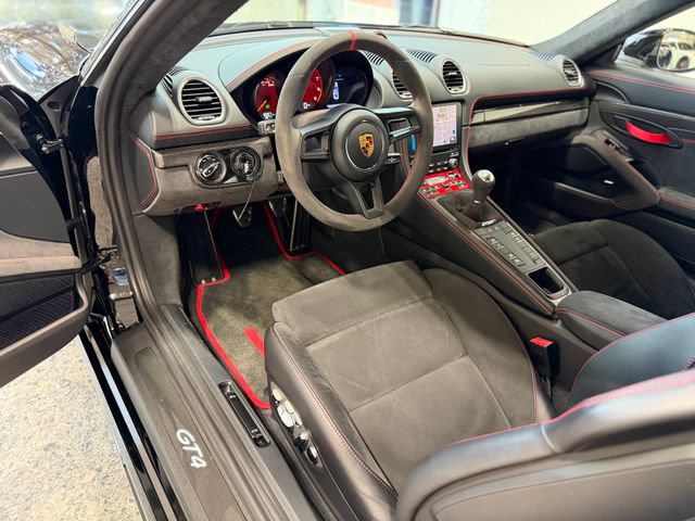 Used 2020 Porsche 718 Cayman GT4 RWD image 20