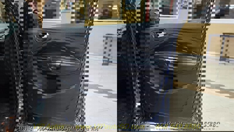 Used 2019 Ford Escape SEL image 12