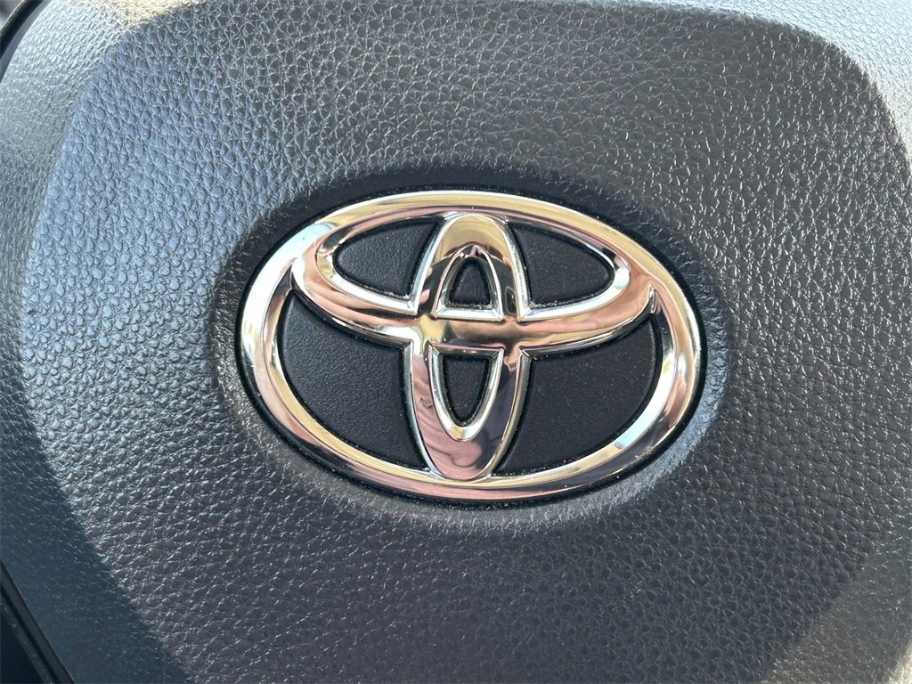Used 2022 Toyota Corolla LE w/ LE Convenience Package image 32