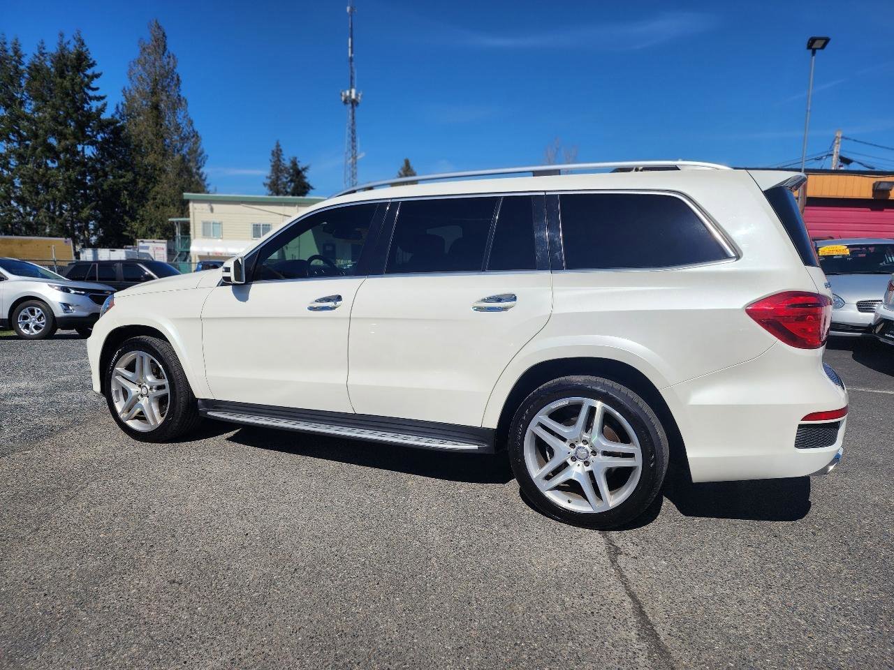 Used 2016 Mercedes-Benz GL 550 4MATIC image 8