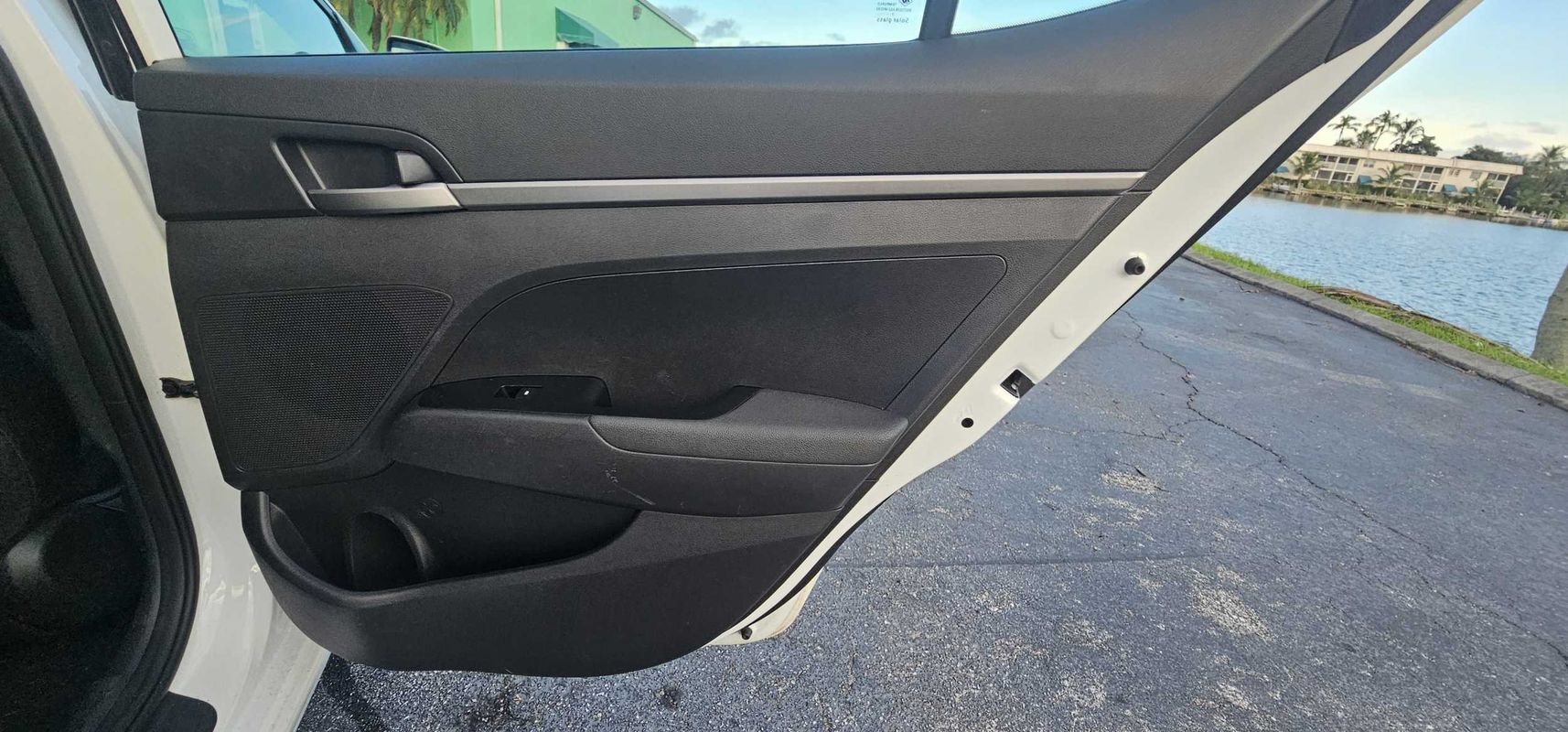 Used 2018 Hyundai Elantra SE FWD image 23