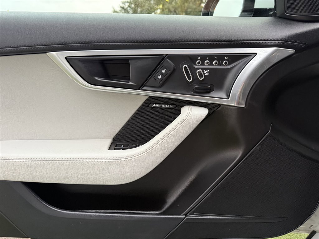 Used 2018 Jaguar F-TYPE Coupe image 26