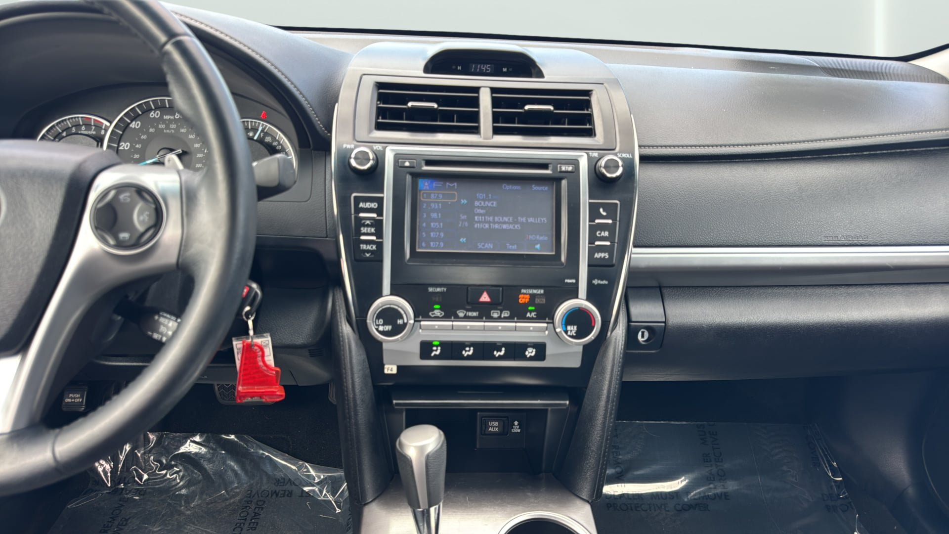 Used 2014 Toyota Camry SE FWD image 15