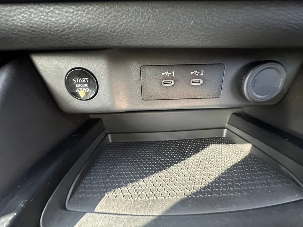 Certified 2024 Nissan Rogue SV FWD image 25