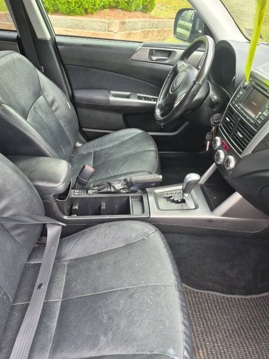 Used 2013 Subaru Forester 2.5X Limited AWD/4WD image 9
