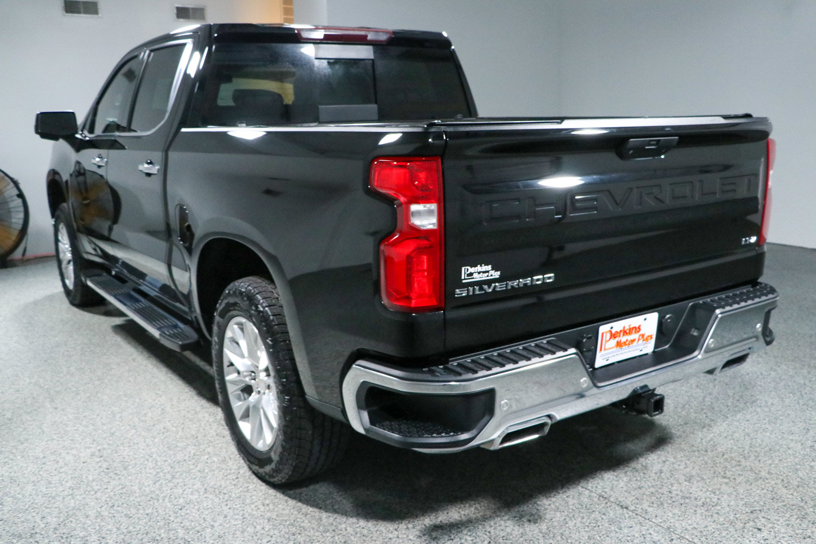Used 2020 Chevrolet Silverado 1500 LTZ AWD/4WD image 9