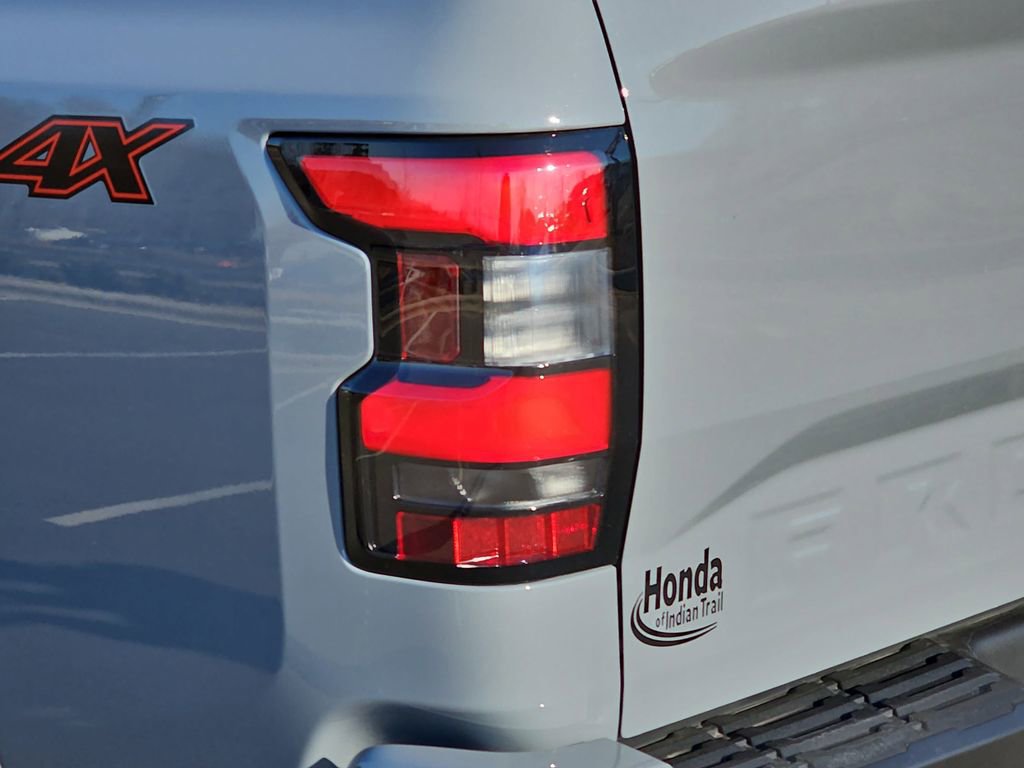 Used 2024 Nissan Frontier PRO-4X w/ Off-Road Protection Package image 30