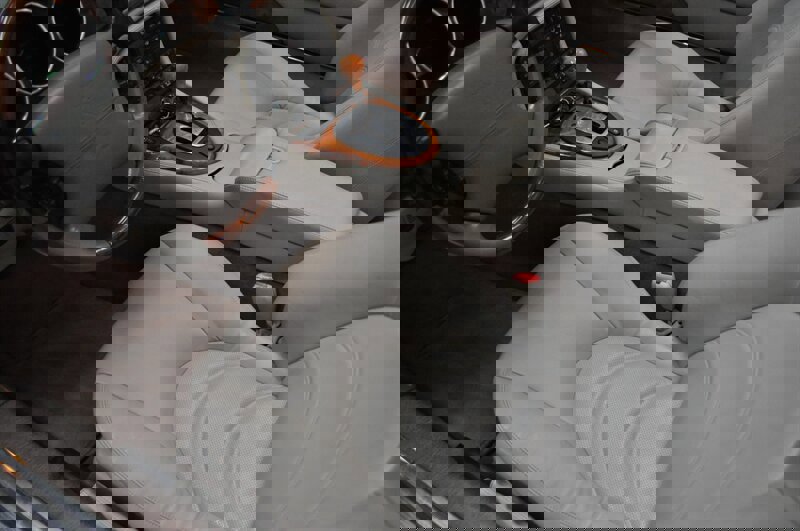 Used 2001 Jaguar XKR Convertible image 16