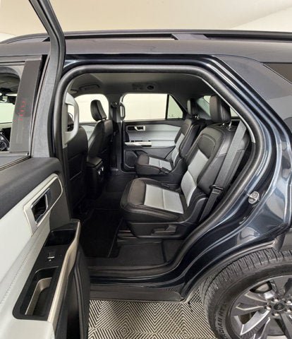 Used 2023 Ford Explorer XLT w/ Equipment Group 202A RWD image 9