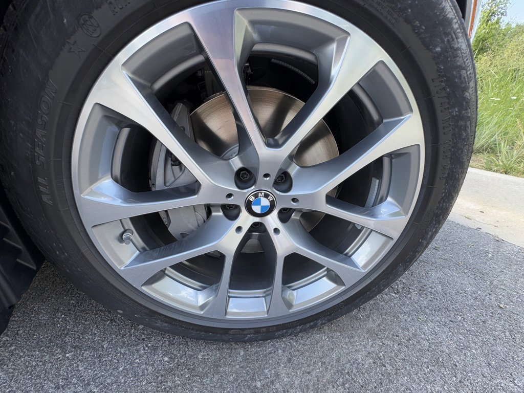 Used 2026 BMW X5 xDrive50e w/ Premium Package image 7