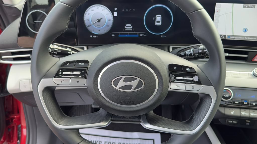 Used 2025 Hyundai Elantra Limited w/ Cargo Package FWD image 12