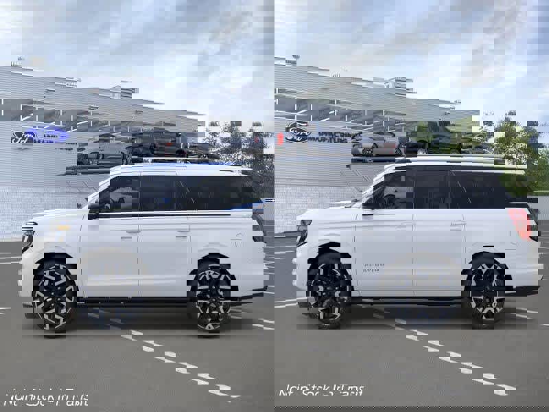 New 2026 Ford Expedition Max Platinum image 3