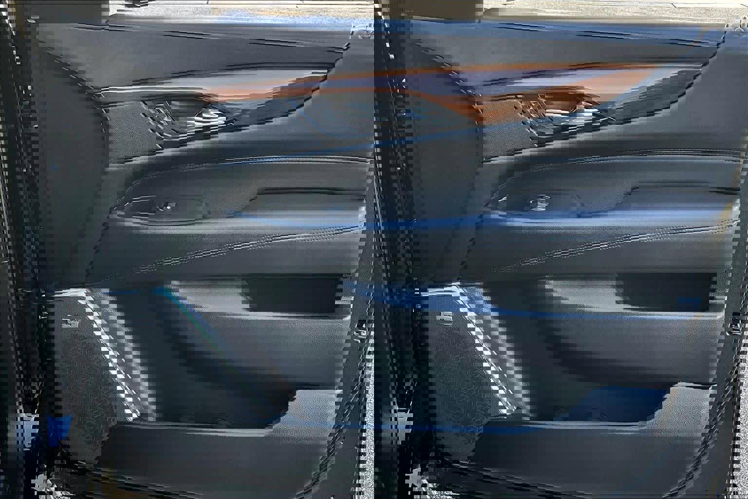 Used 2020 Cadillac Escalade Luxury image 23