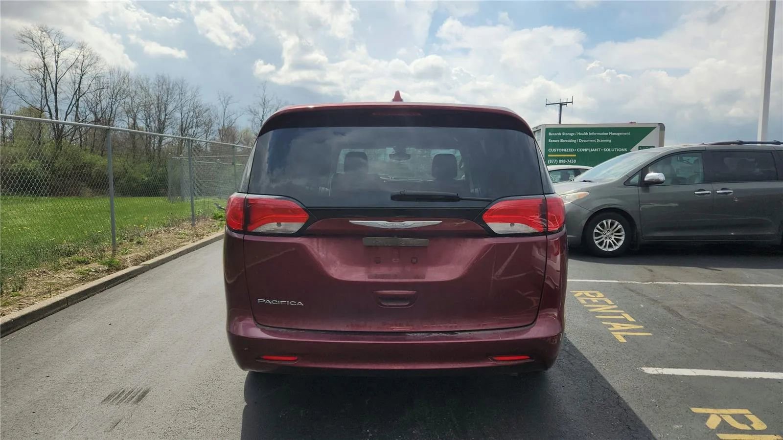 Used 2017 Chrysler Pacifica Touring image 7