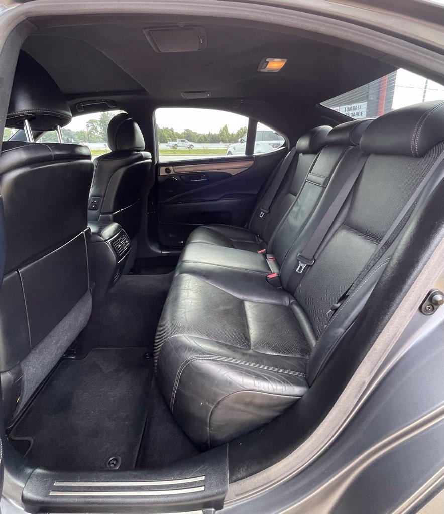 Used 2014 Lexus LS 460 w/ F Sport Package RWD image 31
