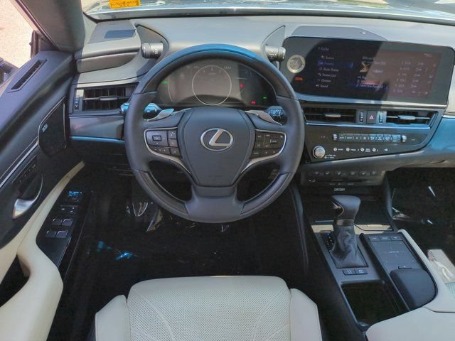 Certified 2022 Lexus ES 300h w/ Accessory Package 2 FWD image 15