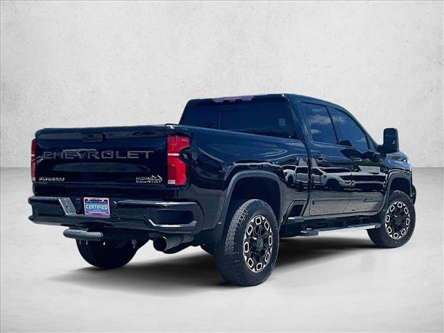 Used 2024 Chevrolet Silverado 2500 High Country w/ Technology Package AWD/4WD image 2