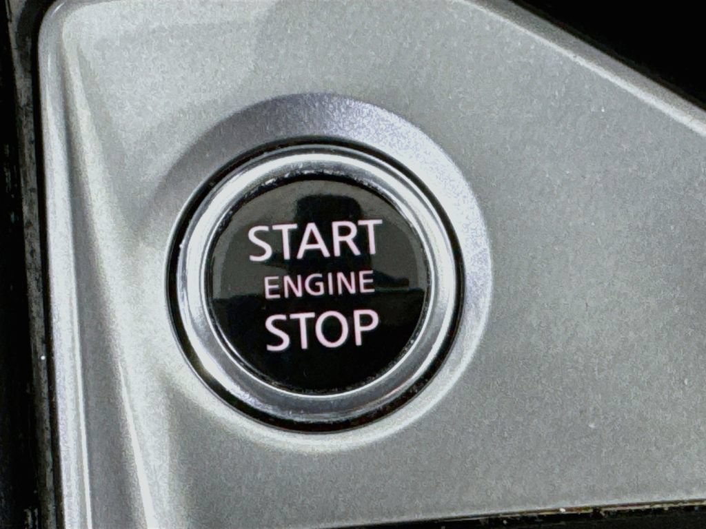 Used 2024 Nissan Altima 2.5 SV FWD image 25