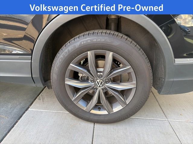 Certified 2024 Volkswagen Tiguan SE image 16