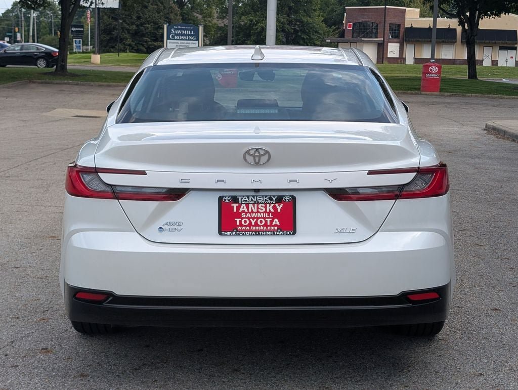 Used 2025 Toyota Camry XLE AWD/4WD image 6