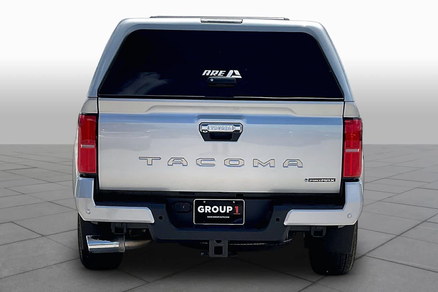 Used 2024 Toyota Tacoma Limited AWD/4WD image 5