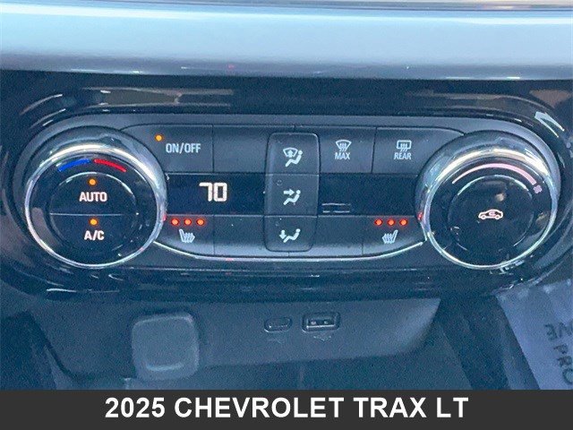 Used 2025 Chevrolet Trax LT w/ LT Convenience Package image 20