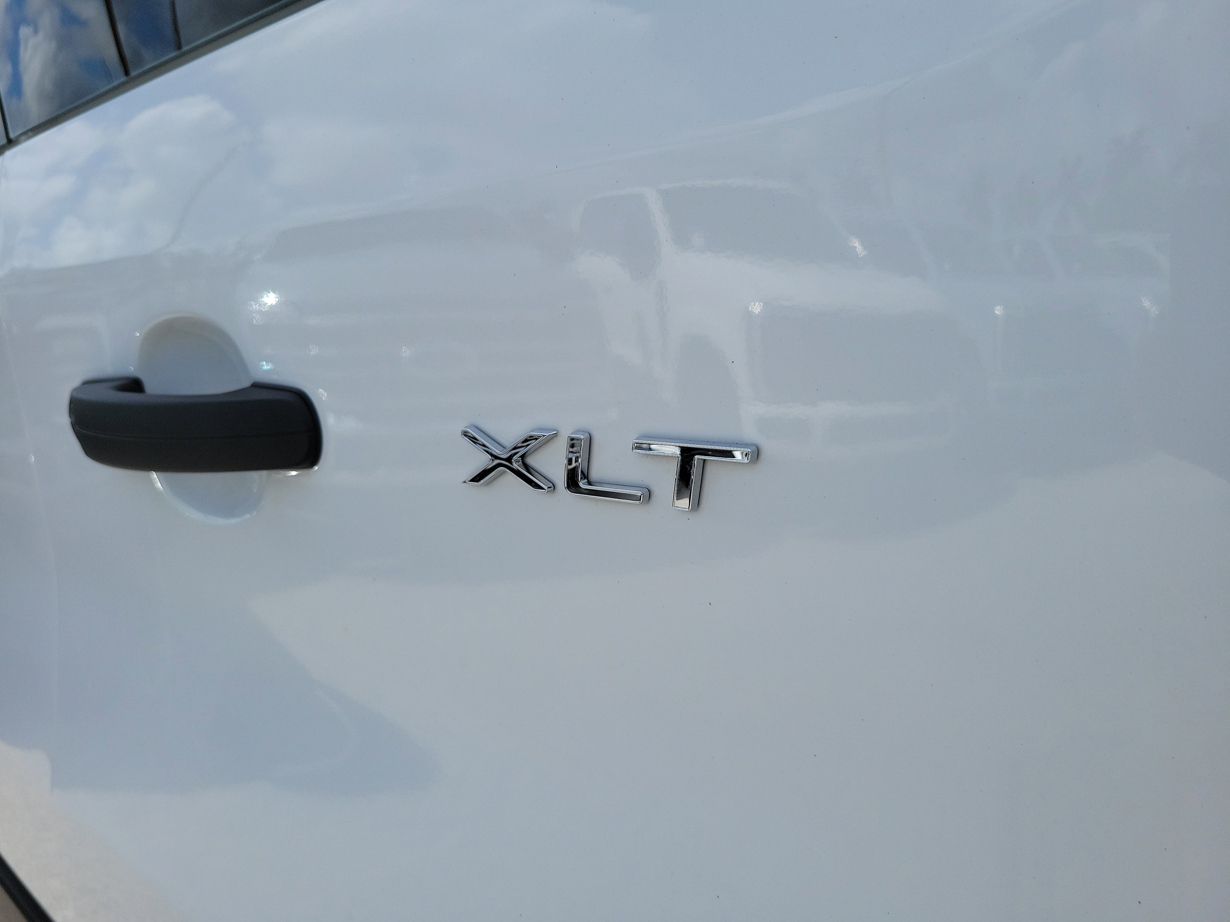 Used 2025 Ford Transit 350 XLT RWD image 13