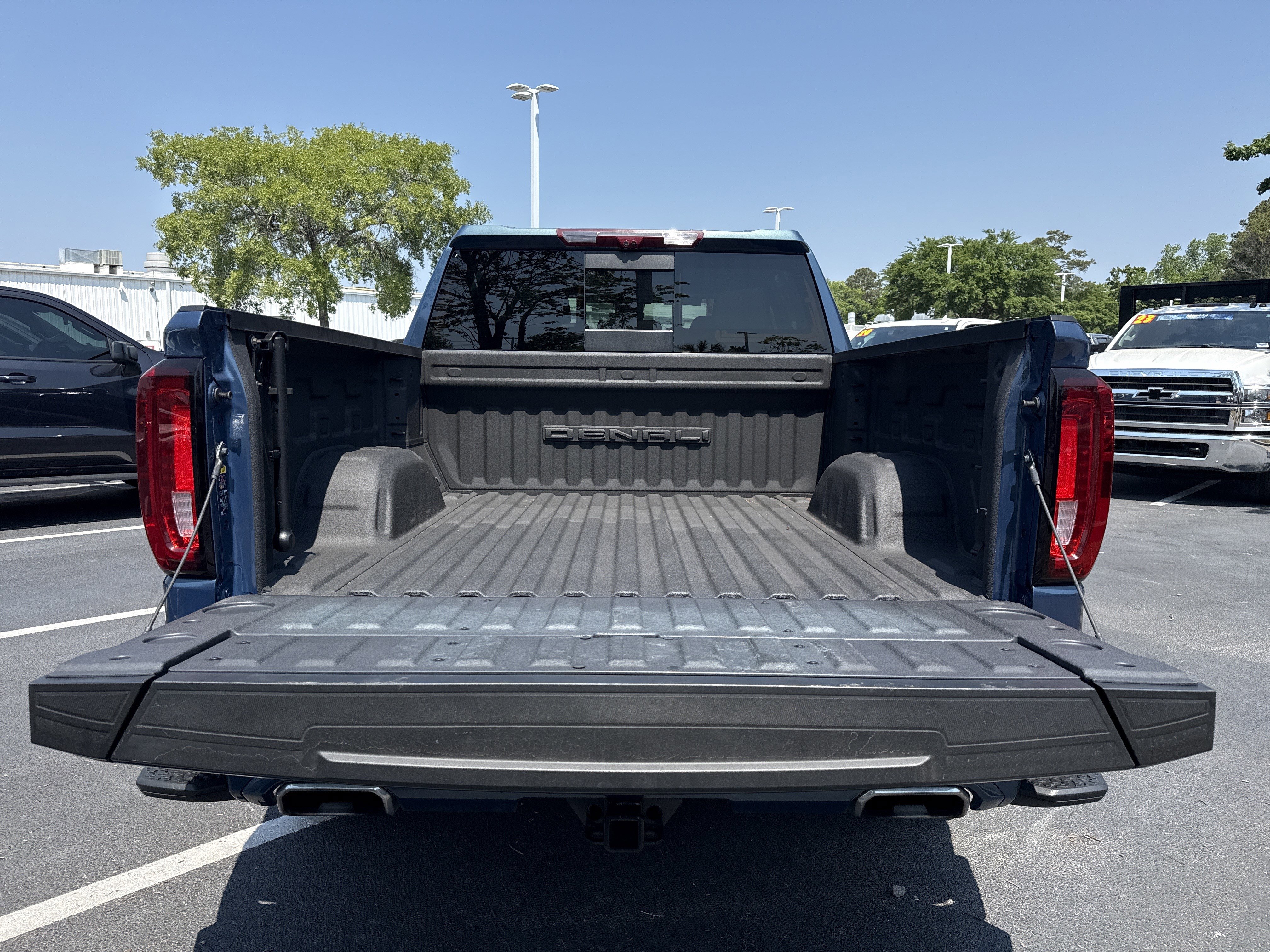 Used 2024 GMC Sierra 1500 Denali AWD/4WD image 32