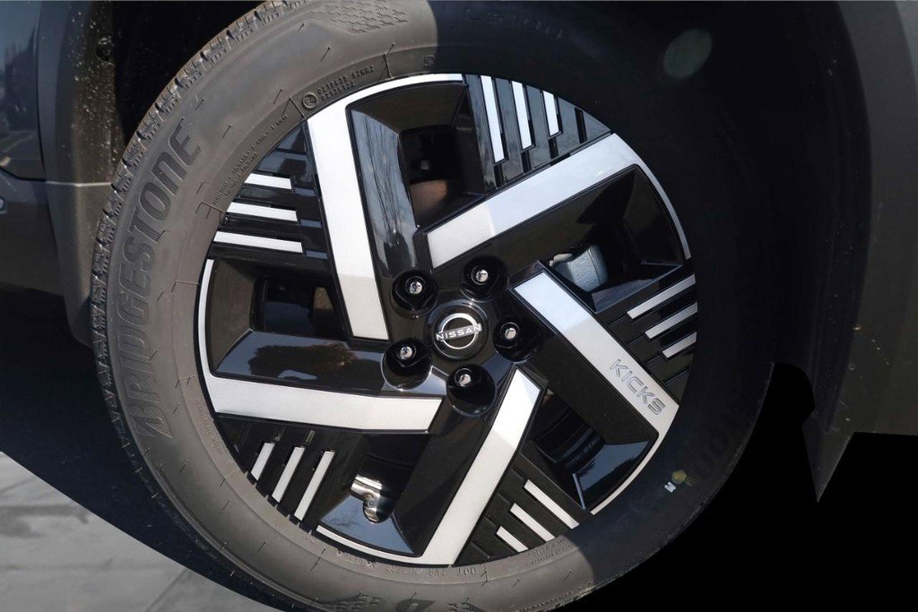 New 2026 Nissan Kicks SV w/ SV Premium Package image 3