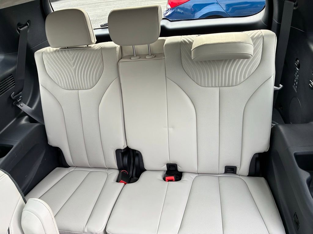 Used 2023 Hyundai Palisade Calligraphy w/ Cargo Package image 16