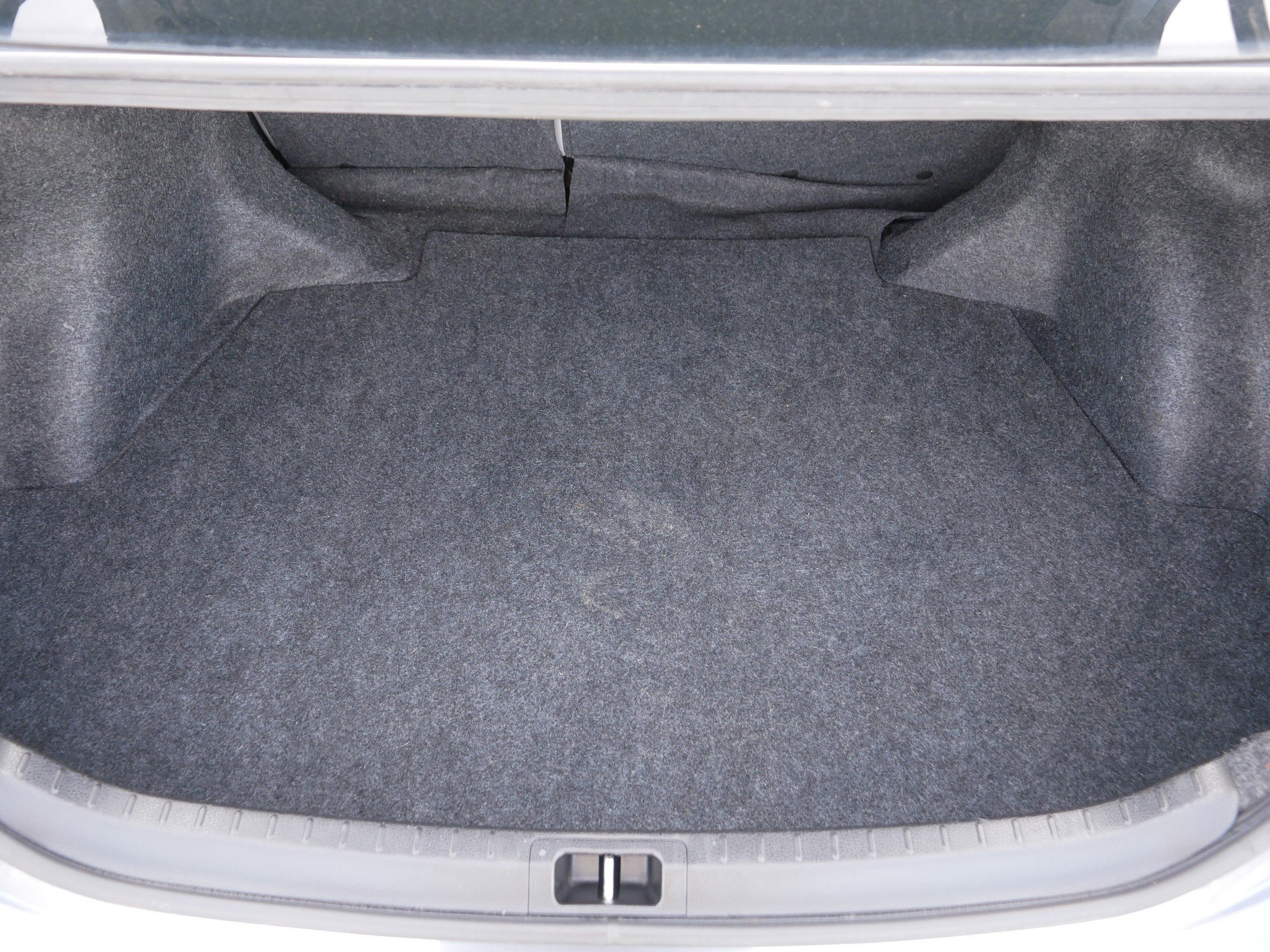 Used 2015 Toyota Corolla LE FWD image 18