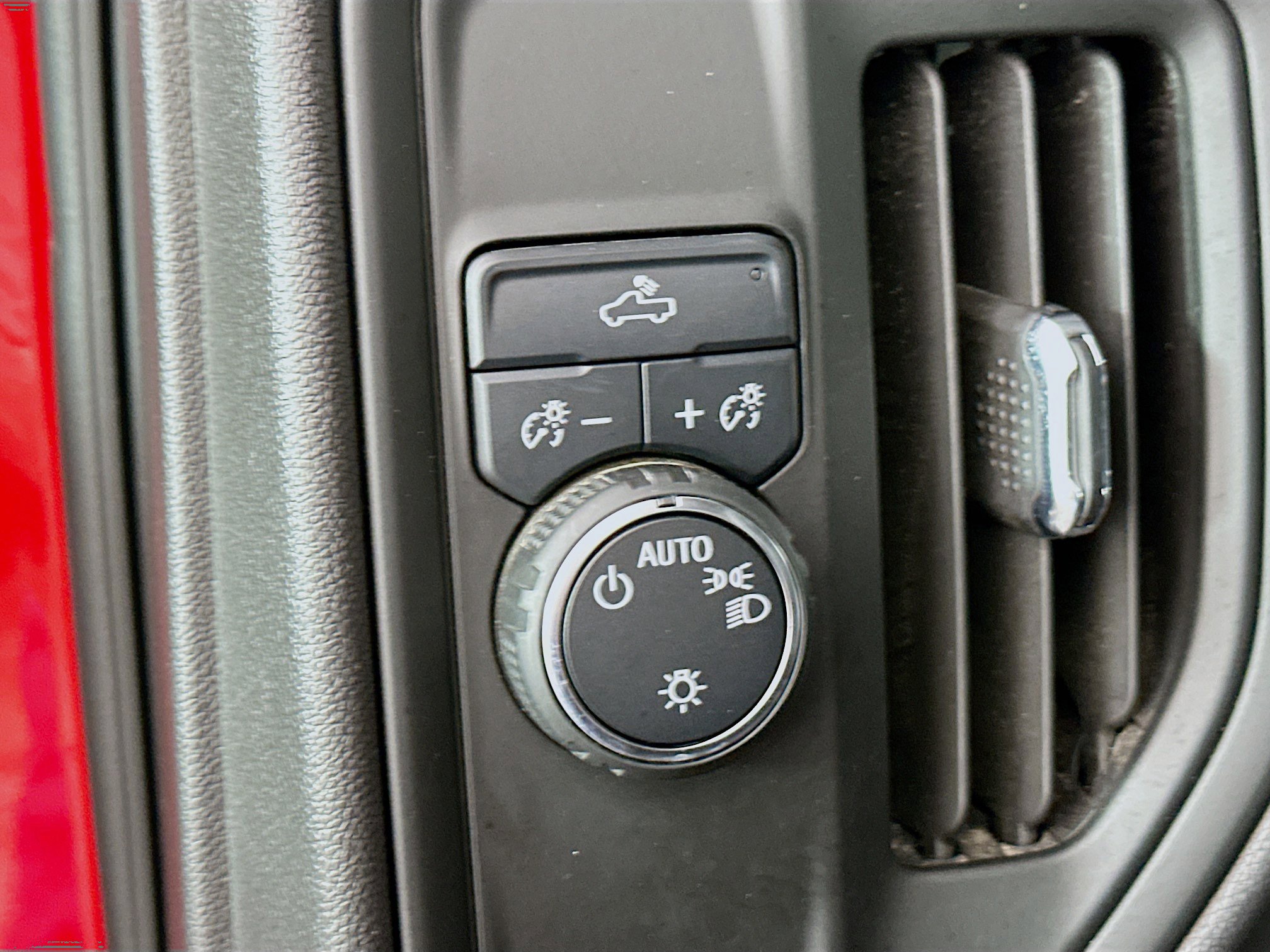 Used 2024 Chevrolet Silverado 1500 Custom image 16