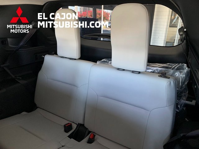New 2025 Mitsubishi Outlander SEL image 16
