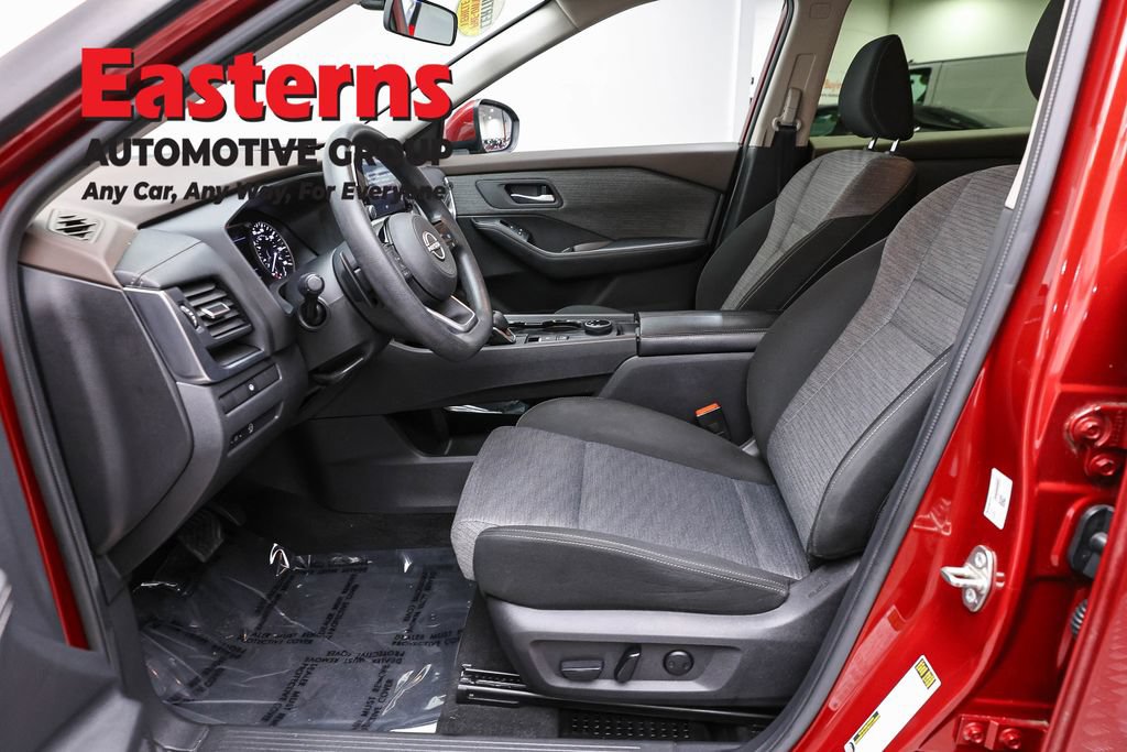 Used 2023 Nissan Rogue SV AWD/4WD image 13