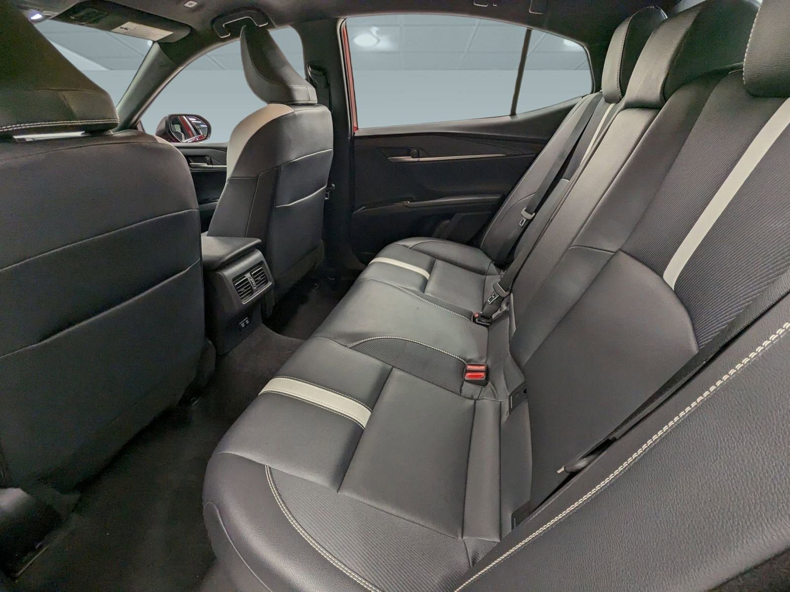 Used 2025 Toyota Camry SE image 19