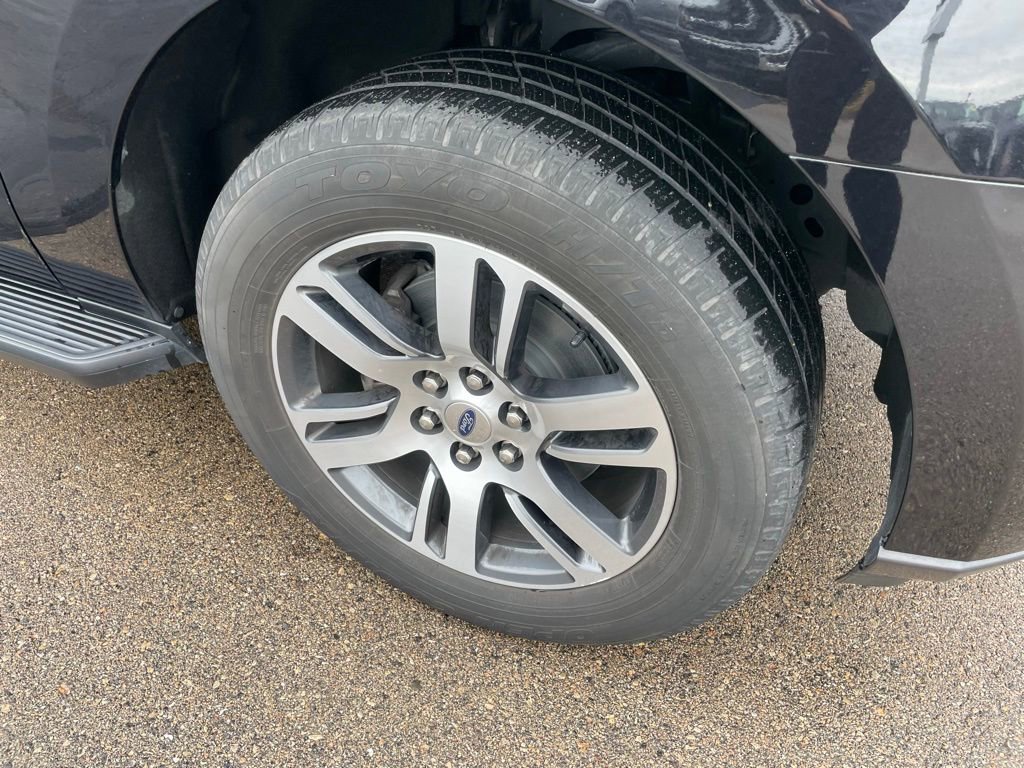 Used 2024 Ford Expedition Max Limited AWD/4WD image 3