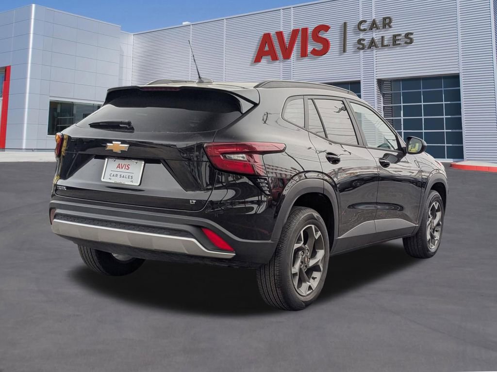 Used 2025 Chevrolet Trax LT w/ LT Convenience Package FWD image 6