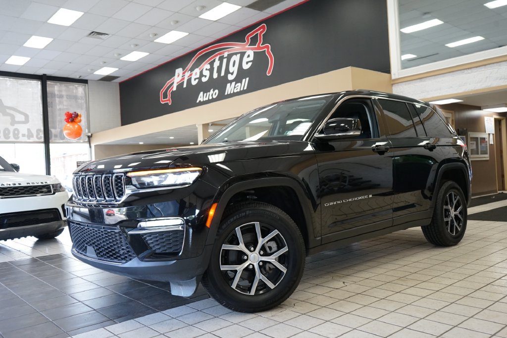 Used 2023 Jeep Grand Cherokee Limited AWD/4WD image 17