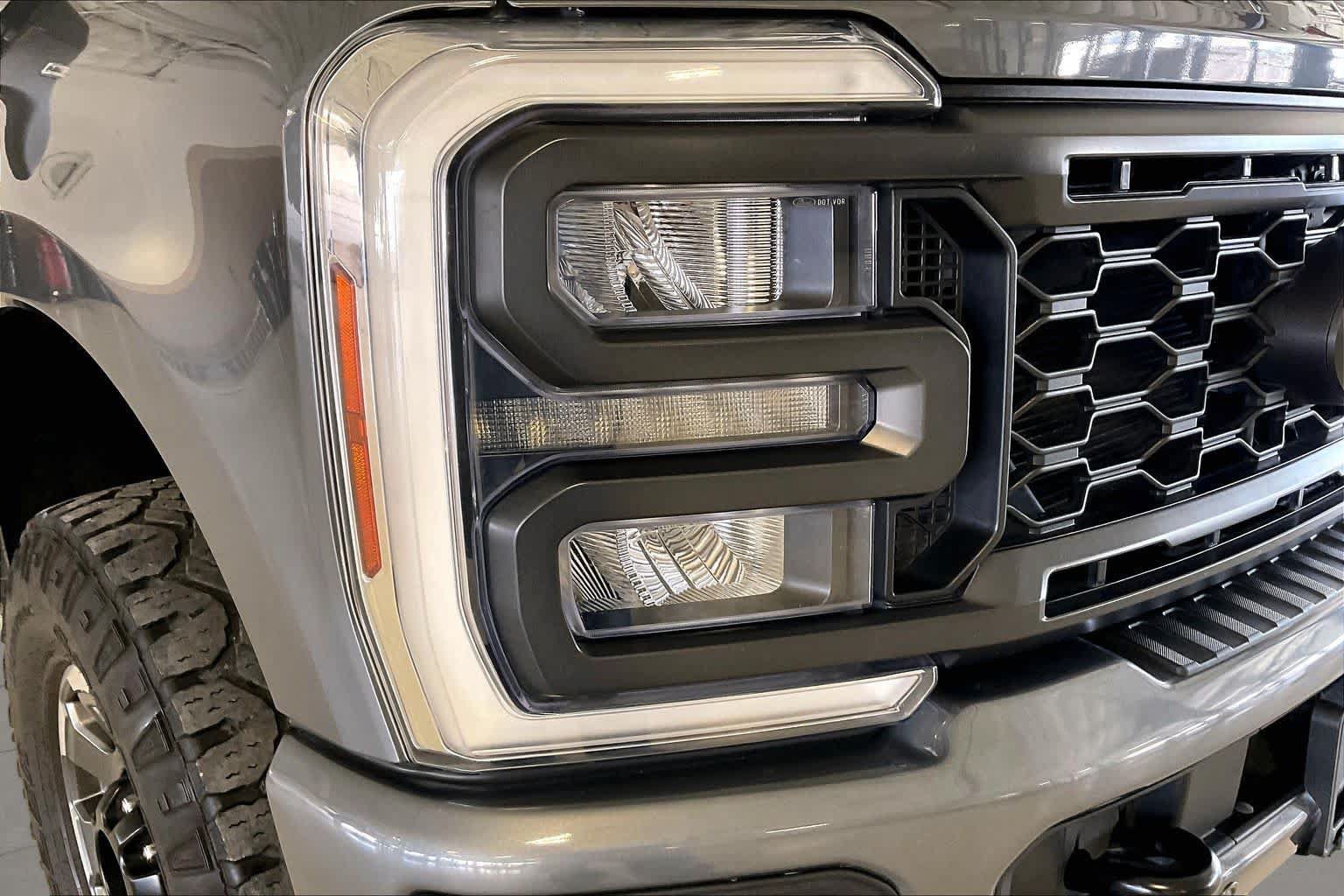 Used 2024 Ford F250 Lariat w/ Lariat Ultimate Package AWD/4WD image 25