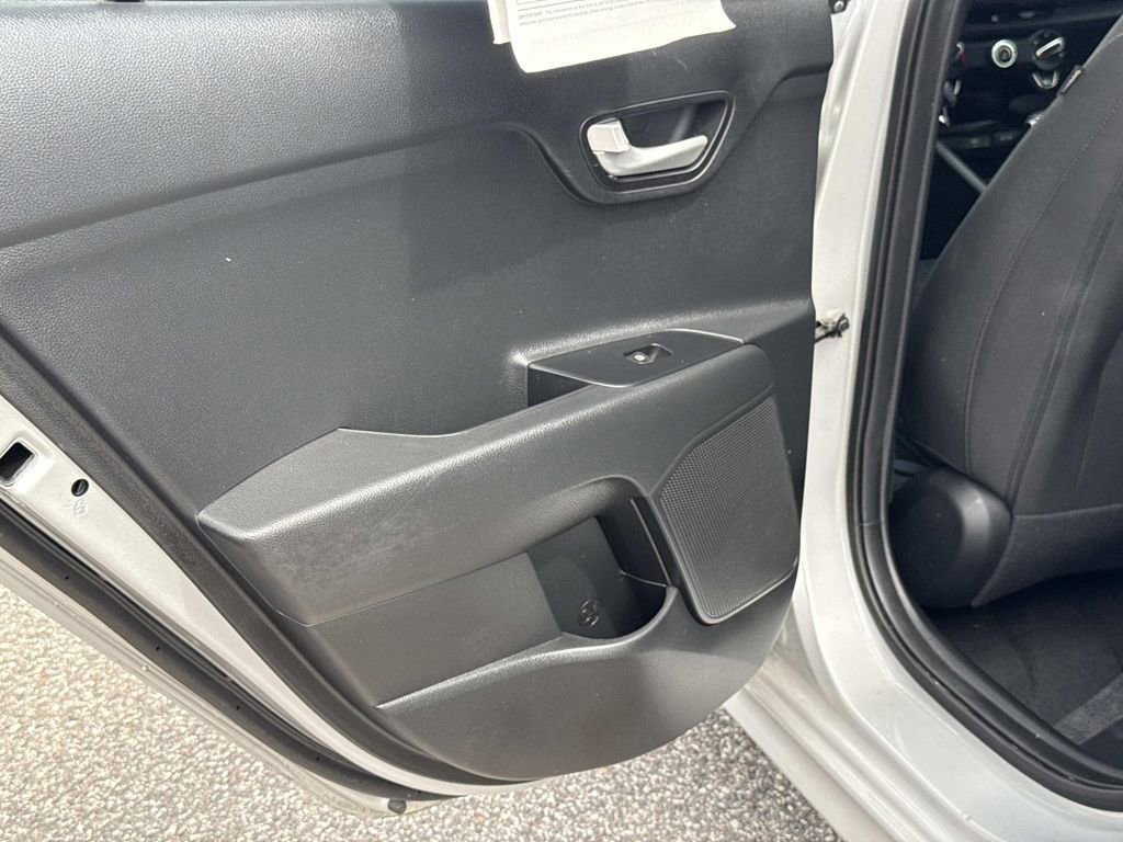 Used 2022 Kia Rio S image 12