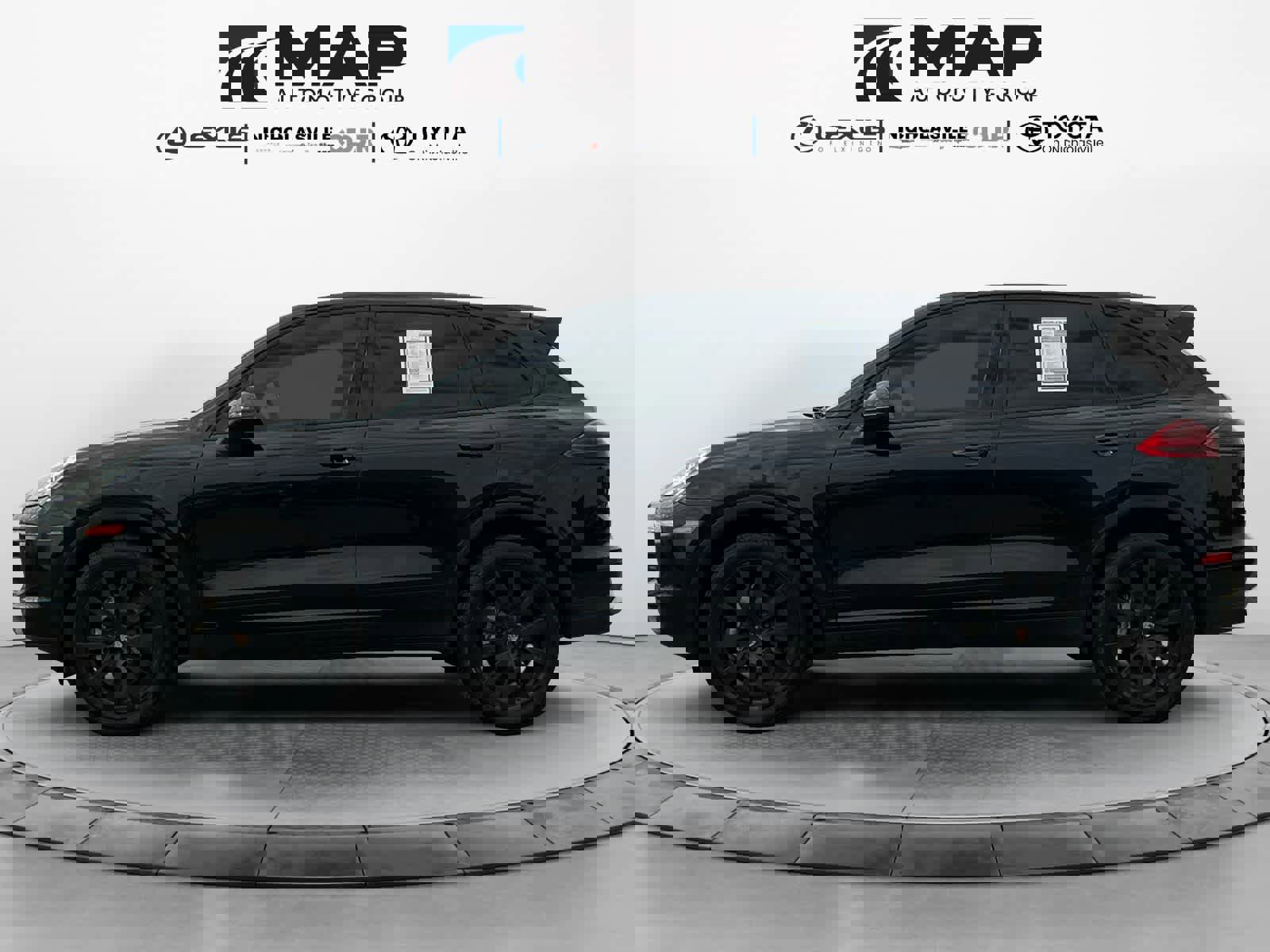 Used 2017 Porsche Cayenne S image 2