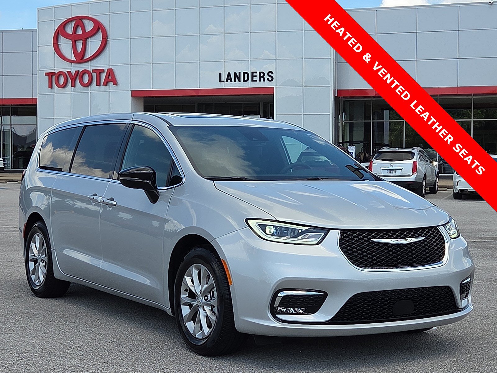 Used 2026 Chrysler Pacifica Limited