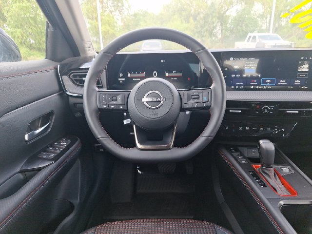 New 2026 Nissan Kicks SR w/ SR Premium Package FWD image 13