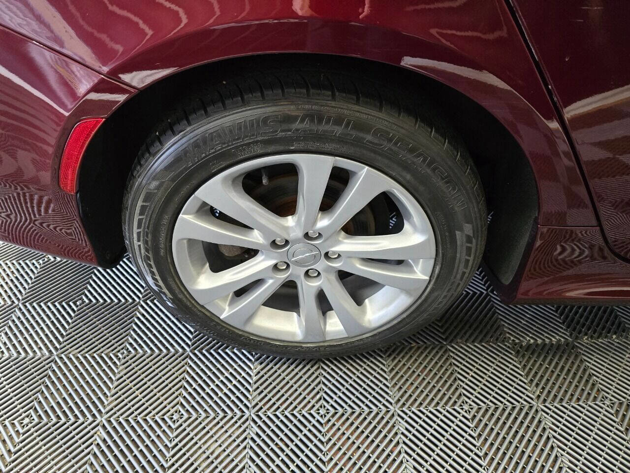 Used 2016 Chrysler 200 Limited image 33