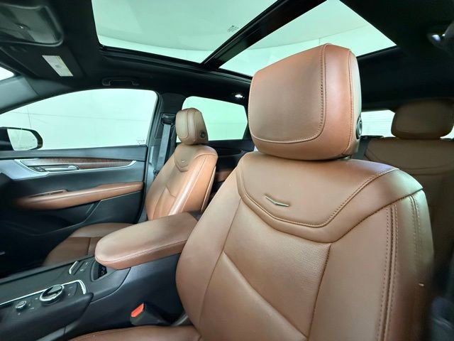 Certified 2023 Cadillac XT5 Premium Luxury w/ Technology Package FWD image 7