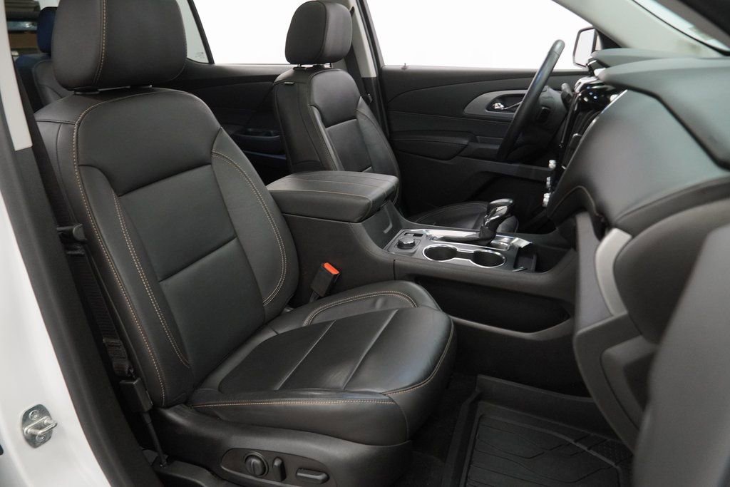 Used 2021 Chevrolet Traverse LT w/ LT Premium Package image 51