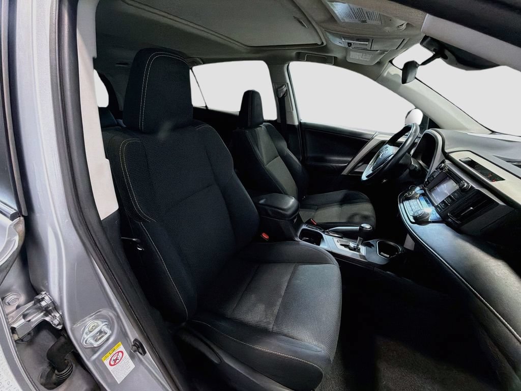 Used 2017 Toyota RAV4 XLE AWD/4WD image 21