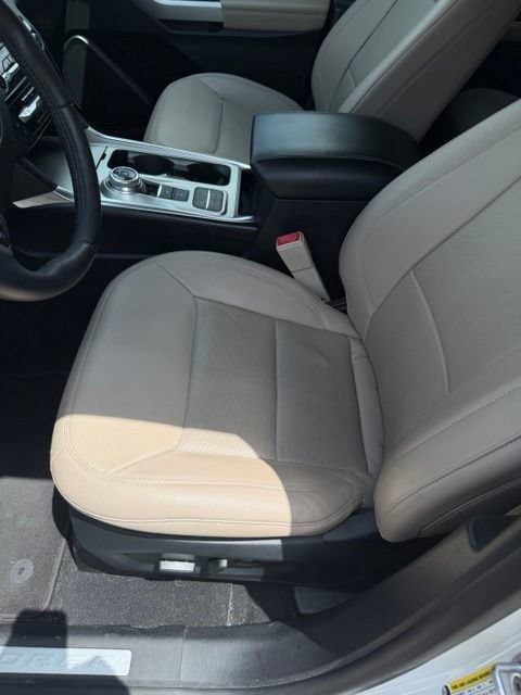Used 2021 Ford Explorer Limited w/ Equipment Group 301A RWD image 14