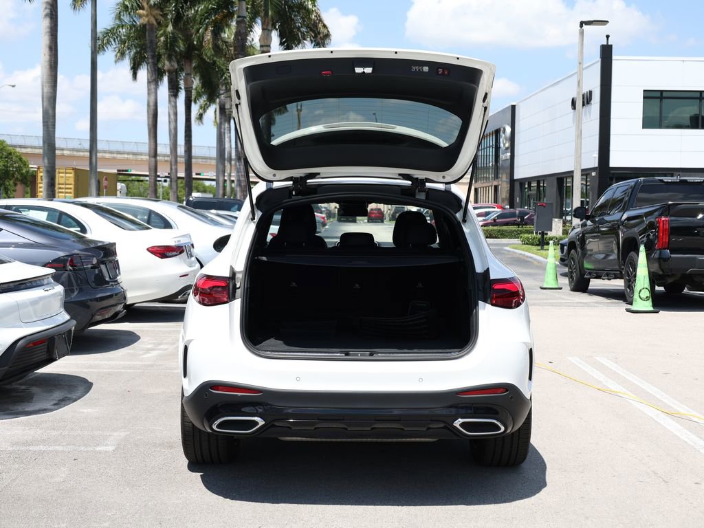 Used 2024 Mercedes-Benz GLC 300 image 7