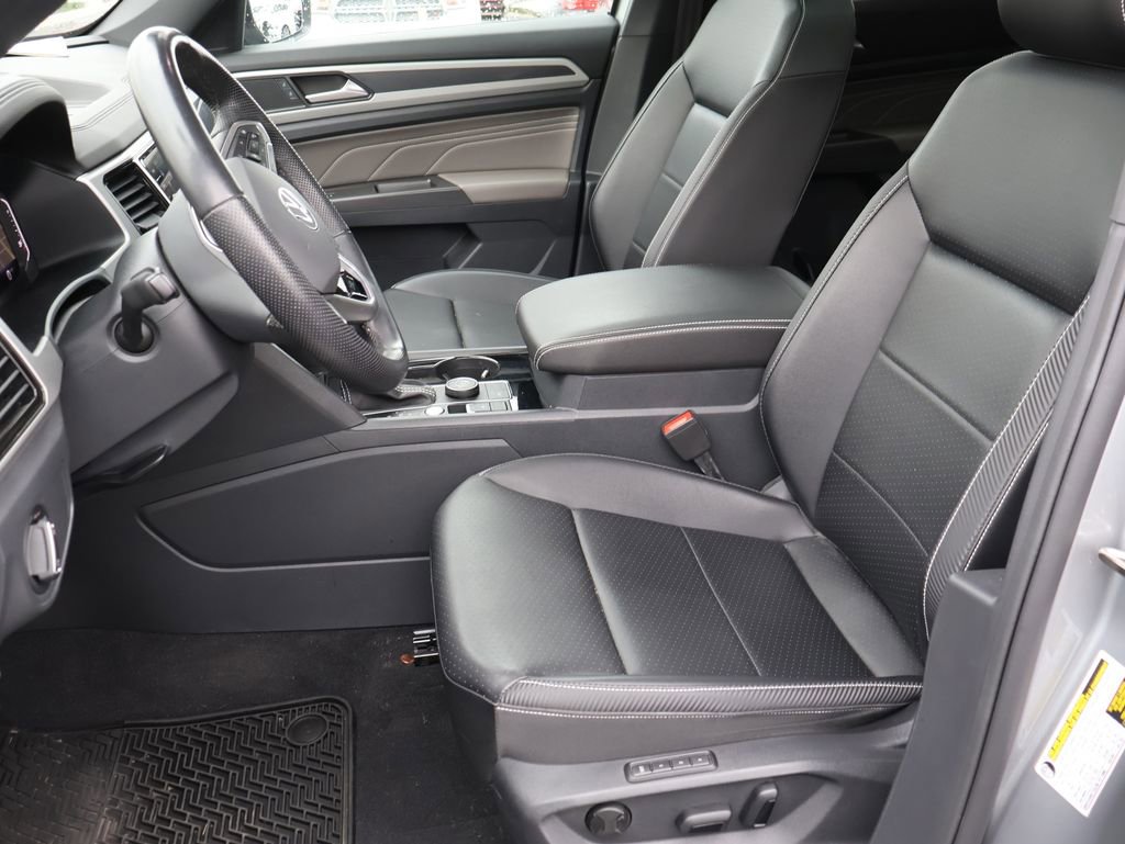 Certified 2022 Volkswagen Atlas Cross Sport SEL R-Line image 48
